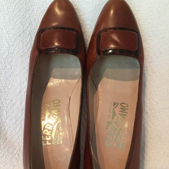 Salvatore Ferragamo Kitten Heel Pumps Shoes 7.5 AA - Picture 1 of 8